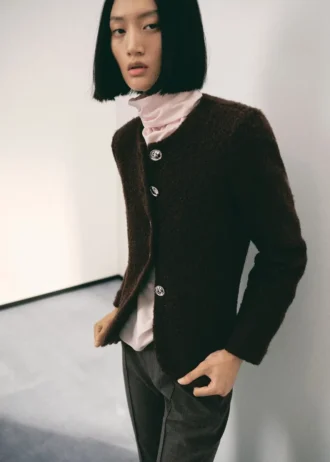 Giacca bouclé con bottoni gioiello