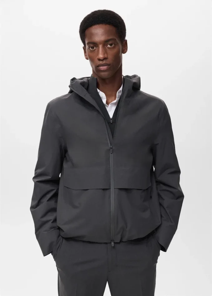 Giacca con cappuccio idrorepellente Giacca con cappuccio idrorepellente