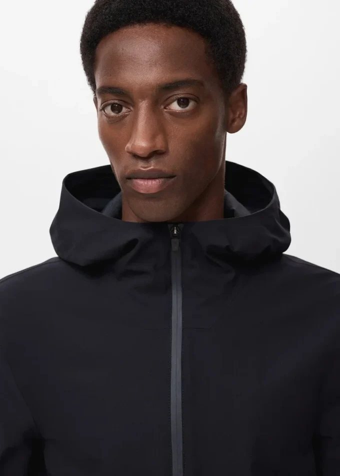 Giacca con cappuccio idrorepellente