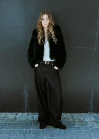 Giacca corta in pelliccia sintetica