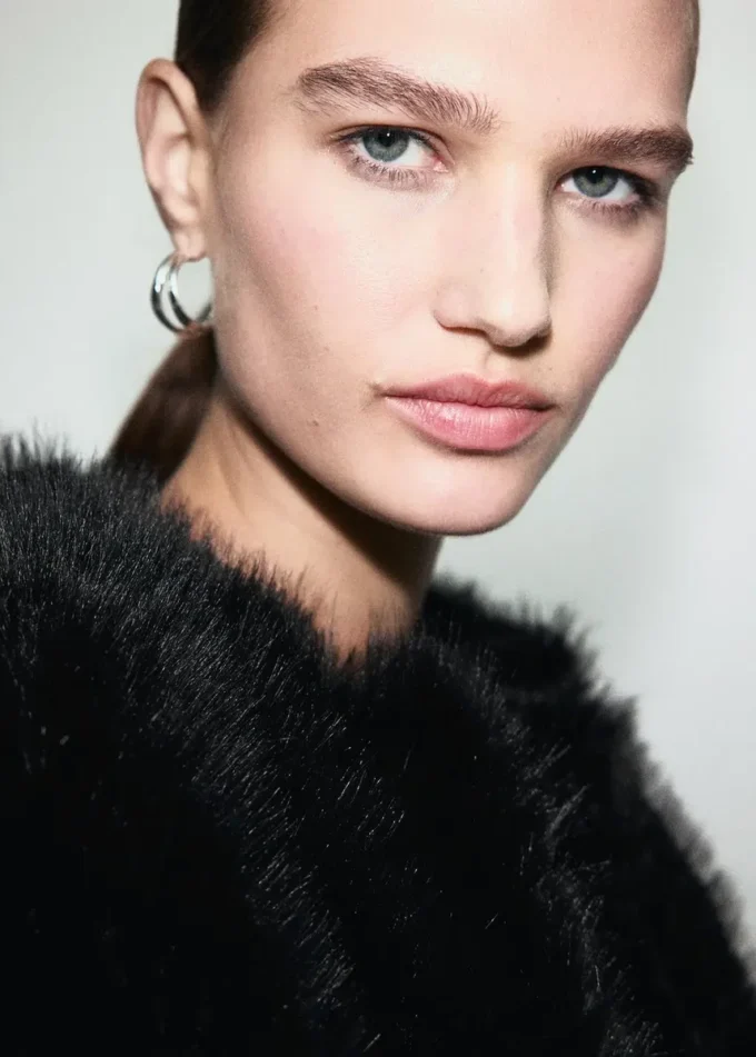 Giacca corta in pelliccia sintetica Giacca corta in pelliccia sintetica