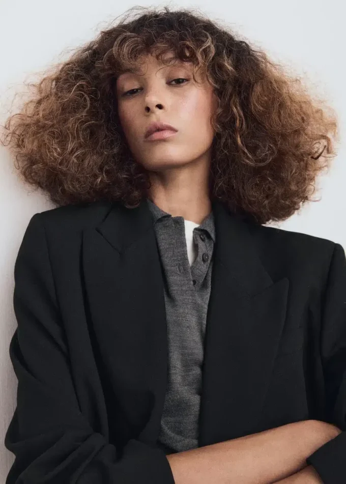 Giacca da completo con tasche con patta Giacca da completo con tasche con patta