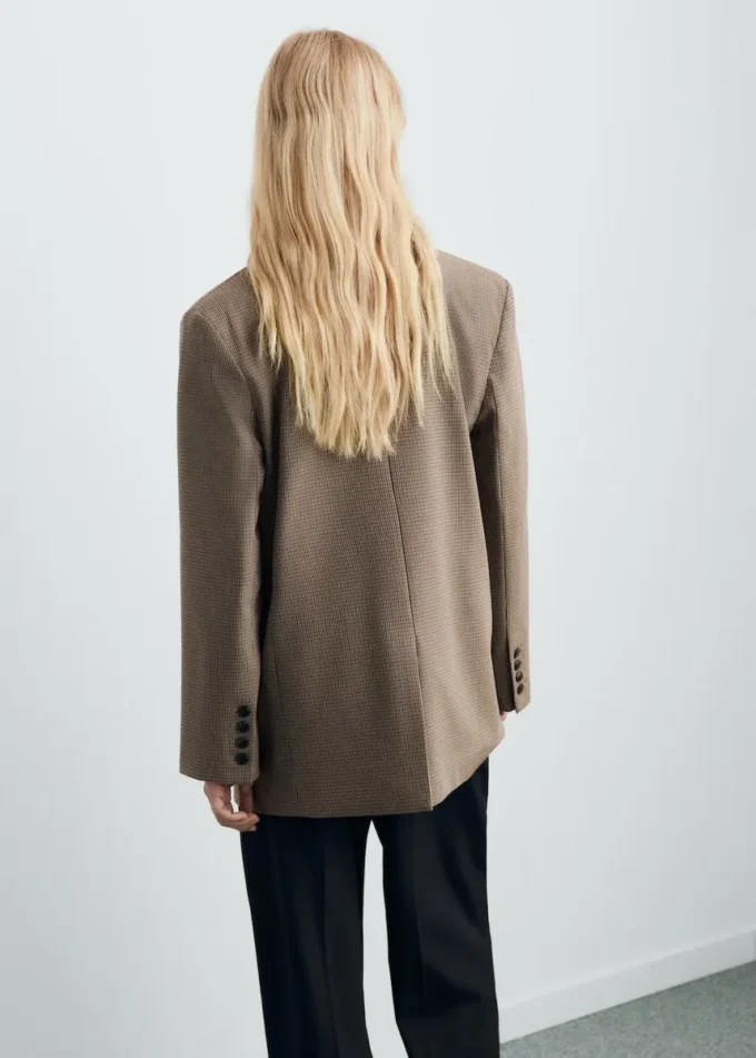 Giacca dritta con tasche con patta Giacca dritta con tasche con patta