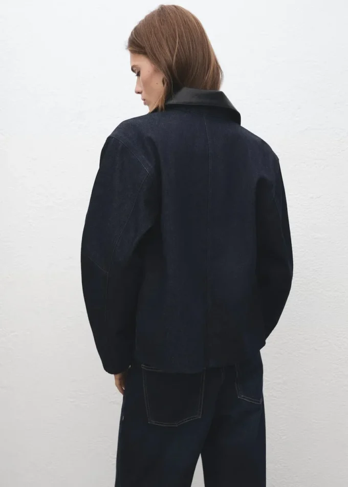 Giacca in denim con collo in ecopelle Giacca in denim con collo in ecopelle