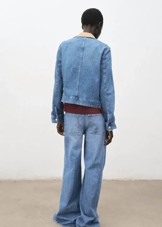 Giacca in denim con collo in velluto a coste Giacca in denim con collo in velluto a coste