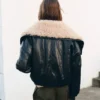 Giacca in ecopelle con collo in shearling