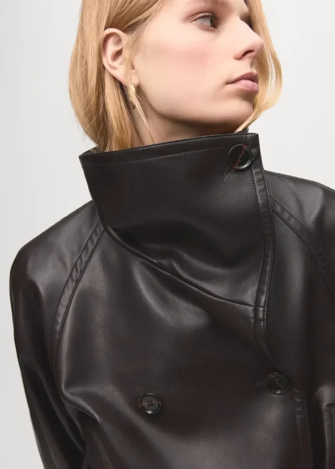 Giacca in ecopelle con maxi revers Giacca in ecopelle con maxi revers