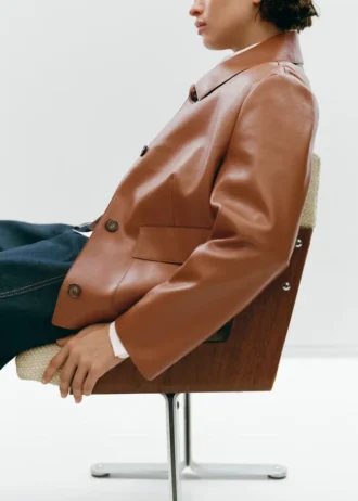 Giacca in ecopelle con tasche Giacca in ecopelle con tasche