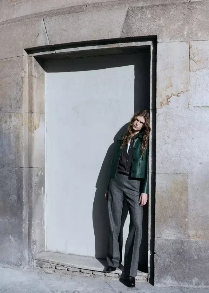 Giacca in ecopelle con tasche Giacca in ecopelle con tasche