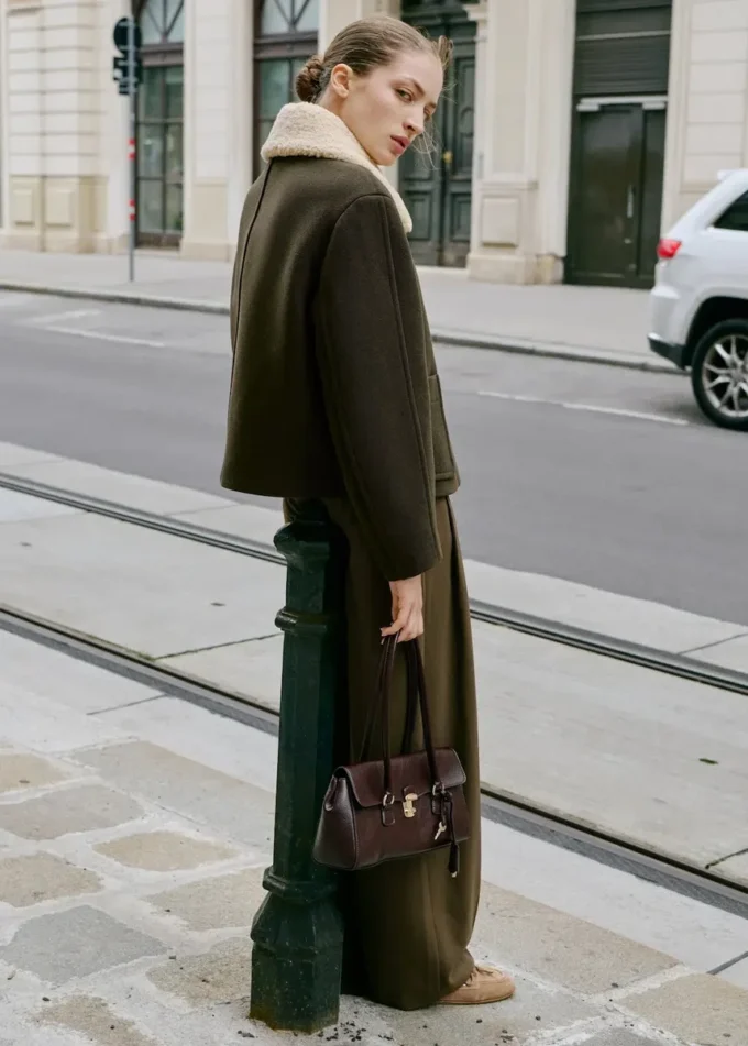 Giacca in misto lana con collo staccabile Giacca in misto lana con collo staccabile