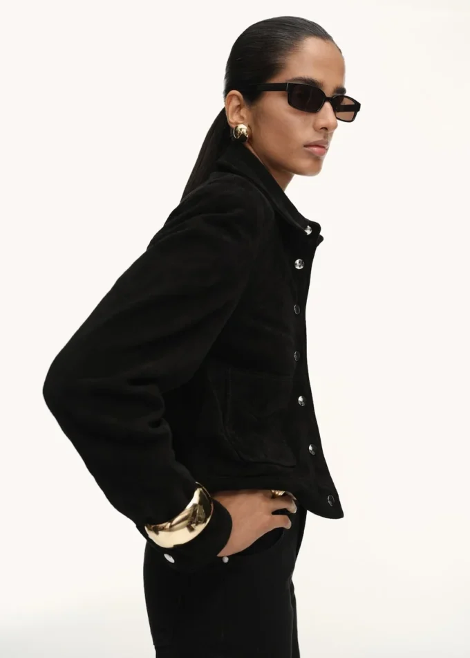 Giacca in pelle scamosciata con bottoni Giacca in pelle scamosciata con bottoni