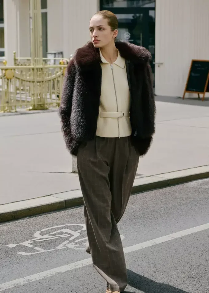 Giacca in pelliccia sintetica con zip Giacca in pelliccia sintetica con zip