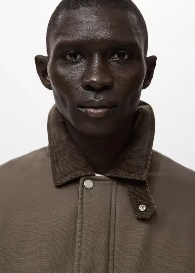 Giacca trapuntata con collo in velluto a coste Giacca trapuntata con collo in velluto a coste