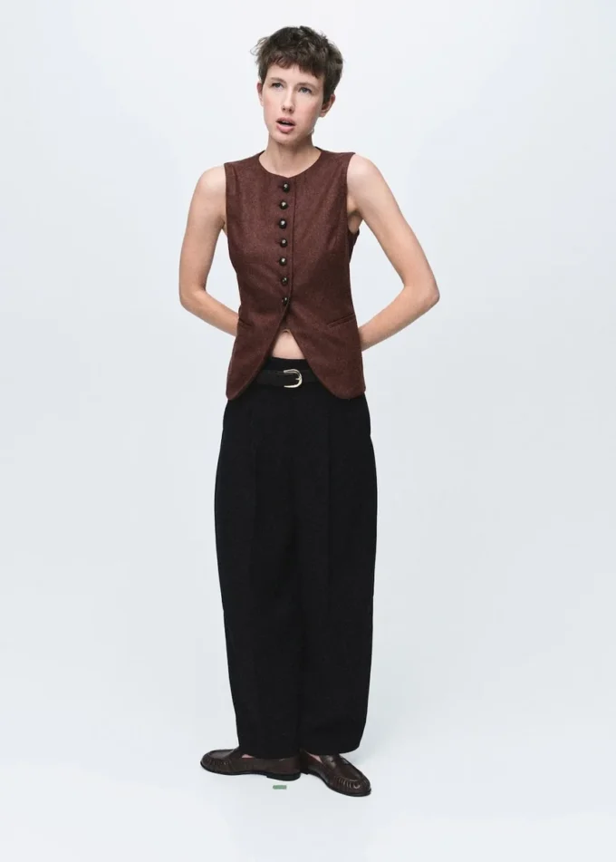 Gilet in misto lana con bottoni Gilet in misto lana con bottoni