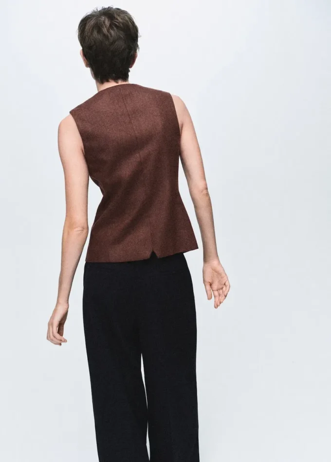 Gilet in misto lana con bottoni Gilet in misto lana con bottoni