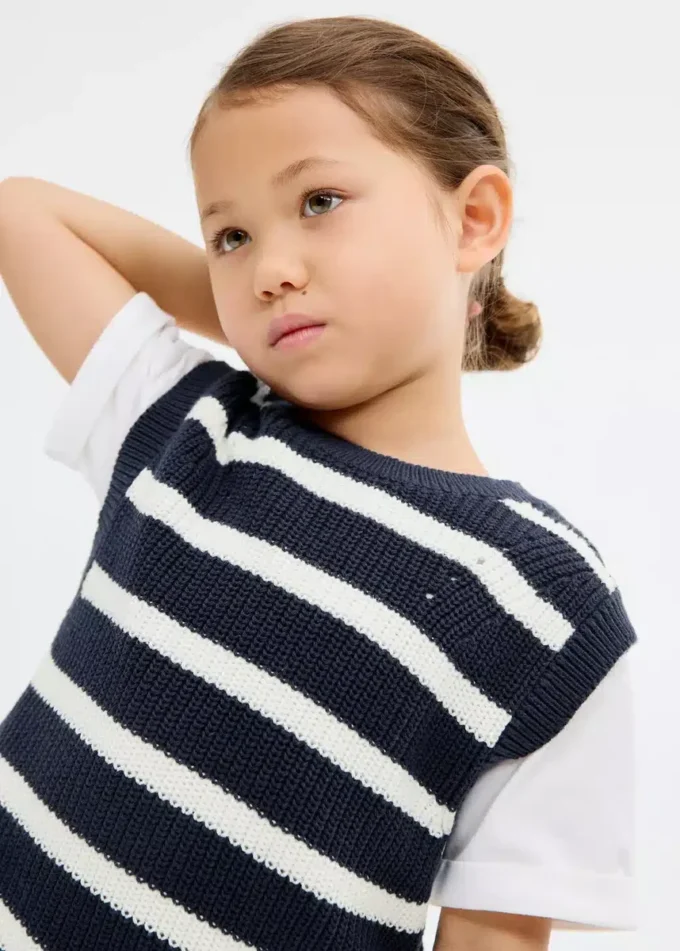 Gilet lavorato a maglia a righe Gilet lavorato a maglia a righe