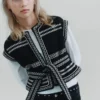 Gilet ricamato con cintura Gilet ricamato con cintura