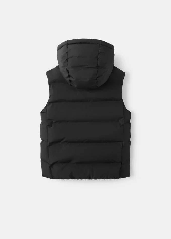 Gilet trapuntato con cappuccio Gilet trapuntato con cappuccio