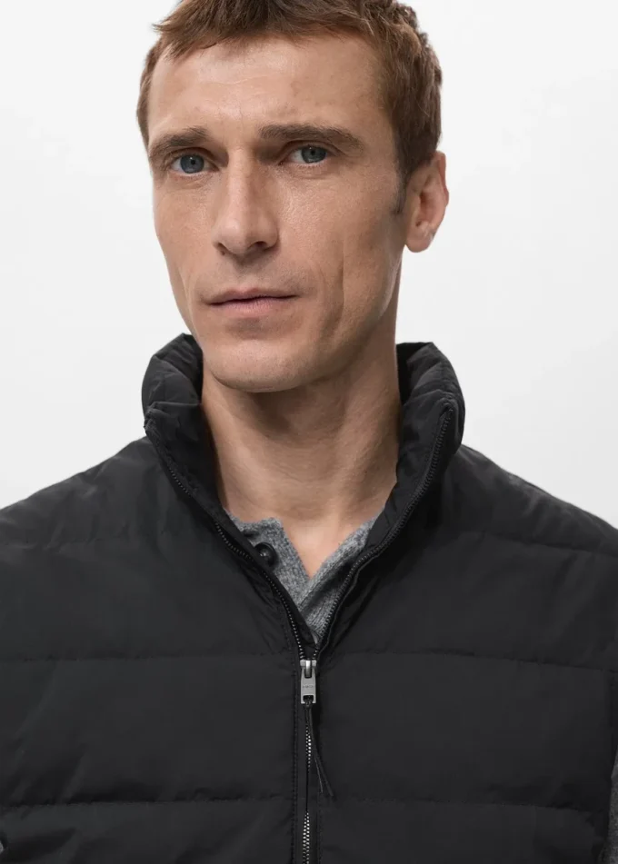 Gilet trapuntato con imbottitura in piuma e piumino Gilet trapuntato con imbottitura in piuma e piumino