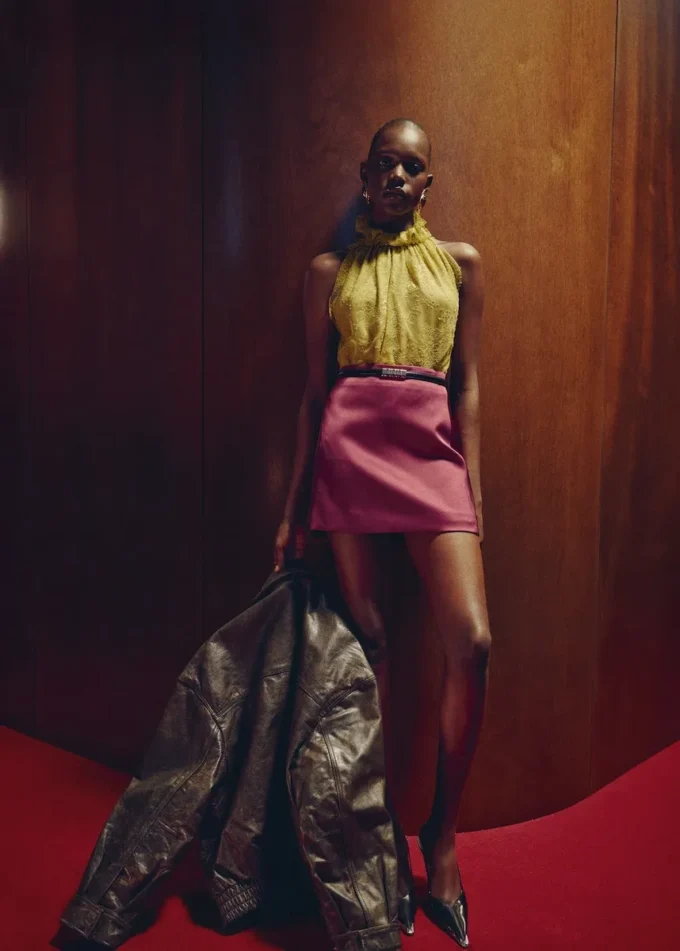 Gonna corta in raso Gonna corta in raso