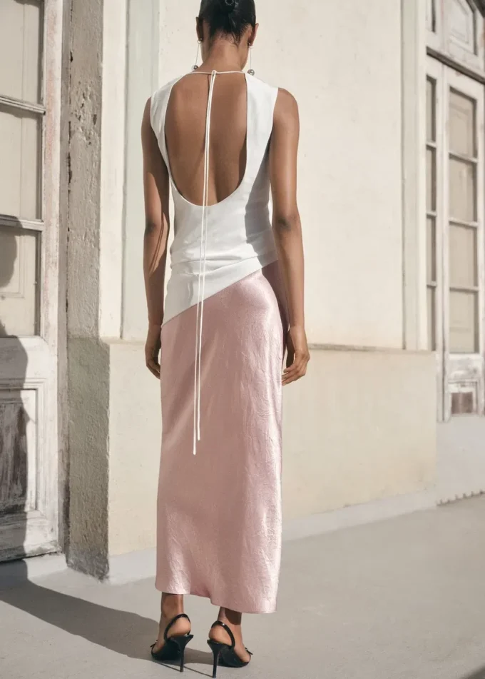 Gonna in raso effetto stropicciato Gonna in raso effetto stropicciato