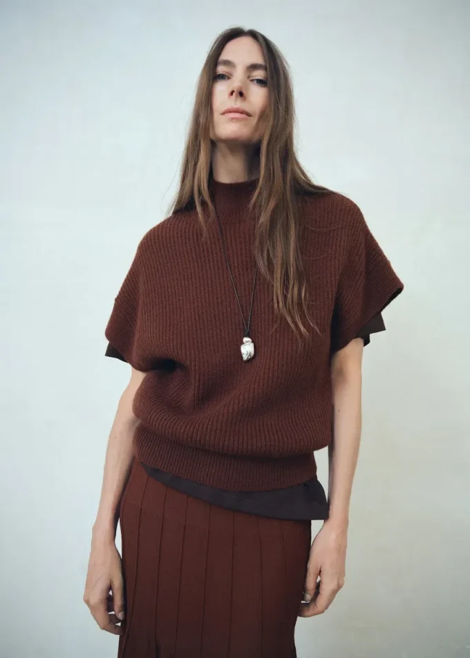 Gonna lunga in maglia con cuciture a vista Gonna lunga in maglia con cuciture a vista