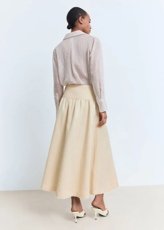 Gonna midi con orlo sfrangiato Gonna midi con orlo sfrangiato