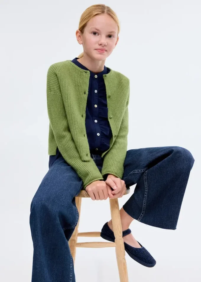 Jeans a gamba larga con orlo sfrangiato