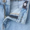 Jeans a gamba larga con orlo sfrangiato Jeans a gamba larga con orlo sfrangiato