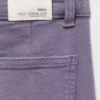Jeans a gamba larga con orlo sfrangiato Jeans a gamba larga con orlo sfrangiato