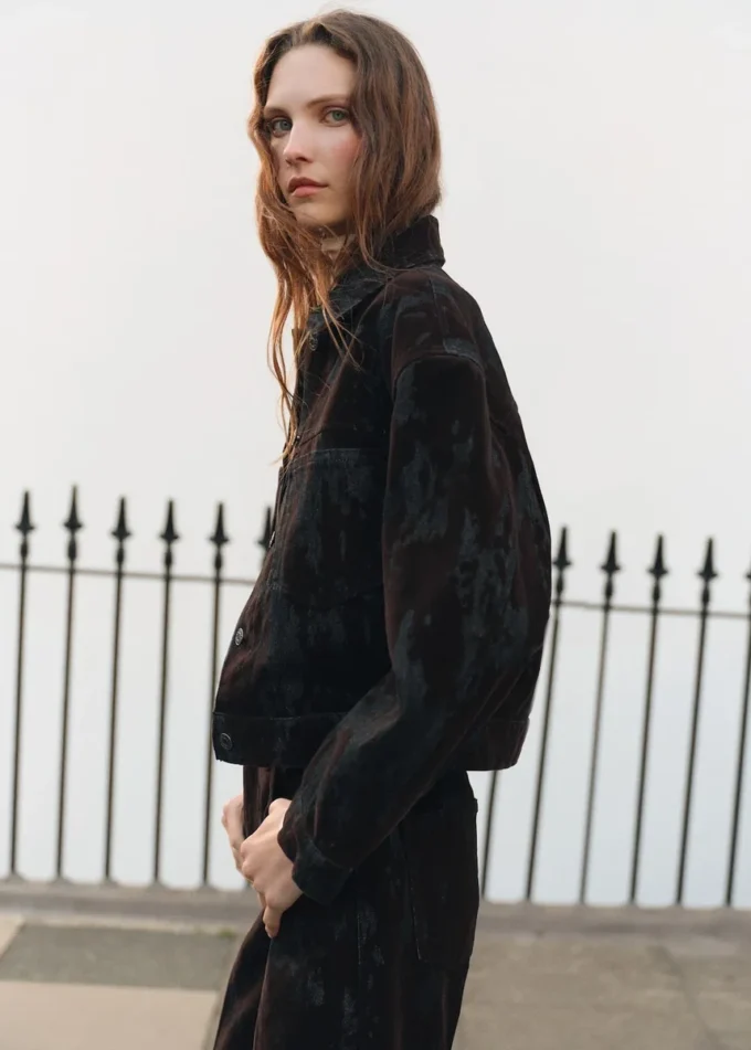 Jeans a gamba larga in tessuto devoré Jeans a gamba larga in tessuto devoré