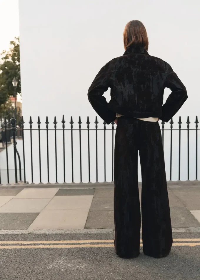 Jeans a gamba larga in tessuto devoré Jeans a gamba larga in tessuto devoré