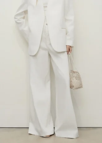 Jeans a vita alta e gamba larga