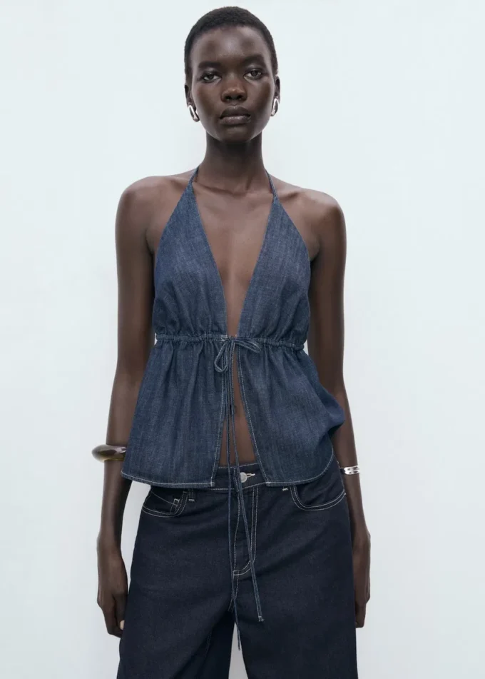 Jeans a vita bassa e gamba larga Jeans a vita bassa e gamba larga