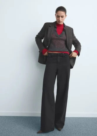 Jeans a vita media con gamba larga Jeans a vita media con gamba larga