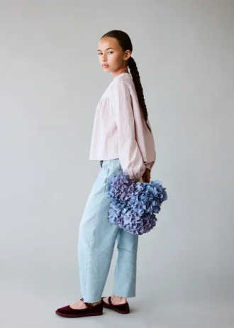 Jeans a vita media con taglio a palloncino