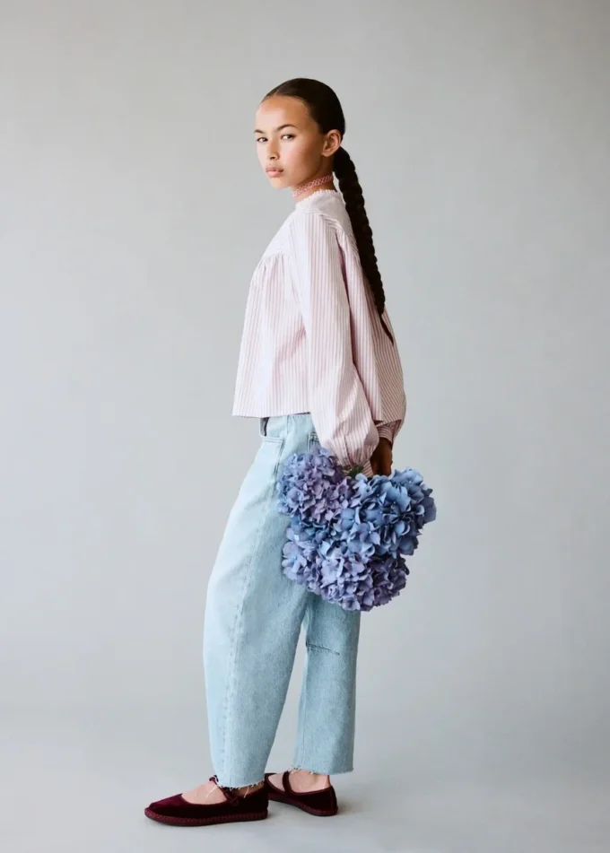 Jeans a vita media con taglio a palloncino