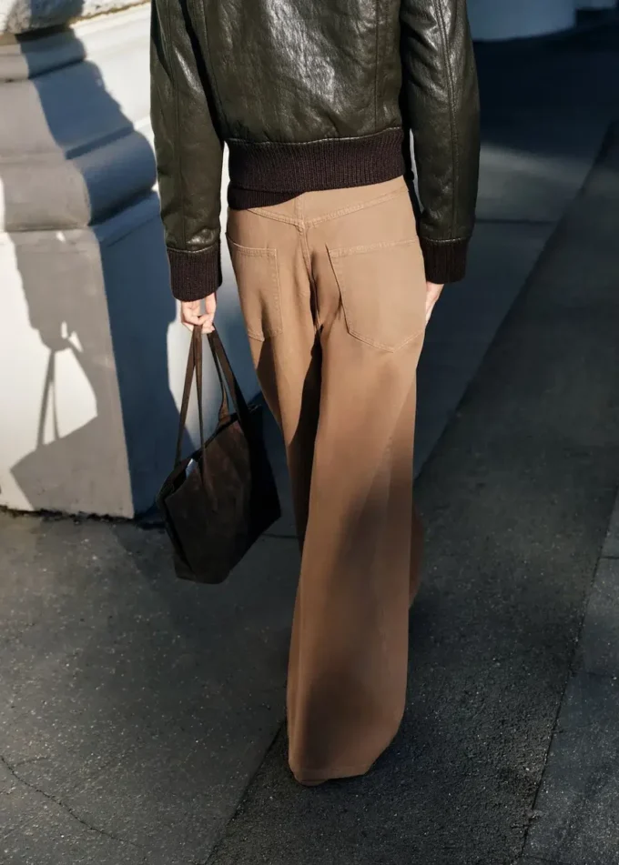 Jeans a vita media, vestibilità ampia e gamba larga Jeans a vita media, vestibilità ampia e gamba larga