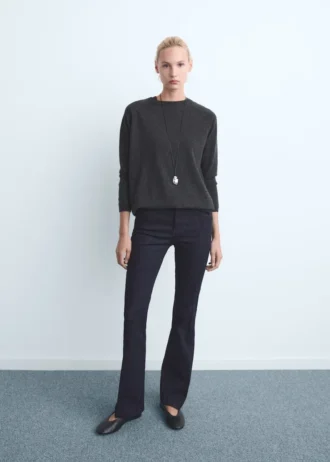 Jeans a zampa media con lavaggio rinse