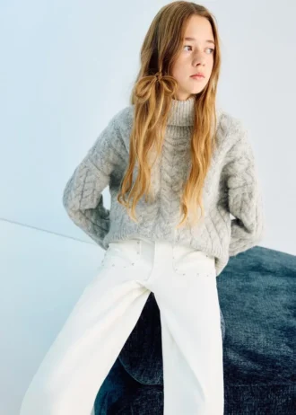 Jeans con borchie a forma di stella Jeans con borchie a forma di stella