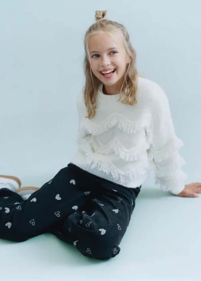 Jeans con cuore ricamato Jeans con cuore ricamato