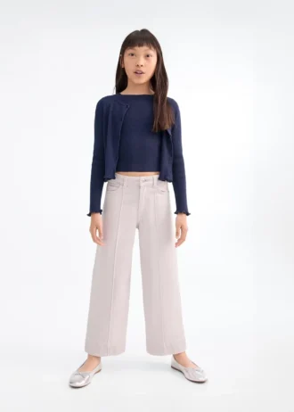 Jeans culotte con cuciture a vista