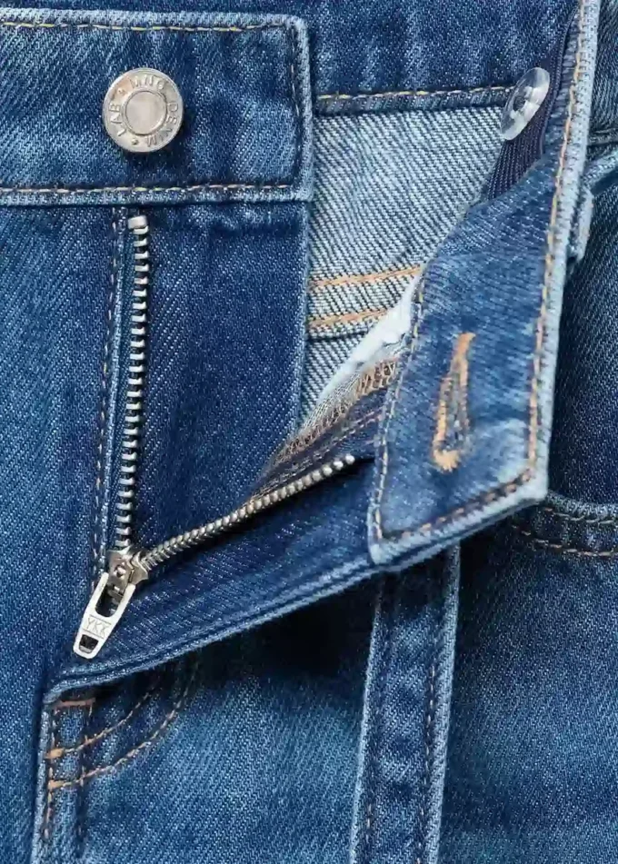 Jeans culotte con cuciture a vista Jeans culotte con cuciture a vista