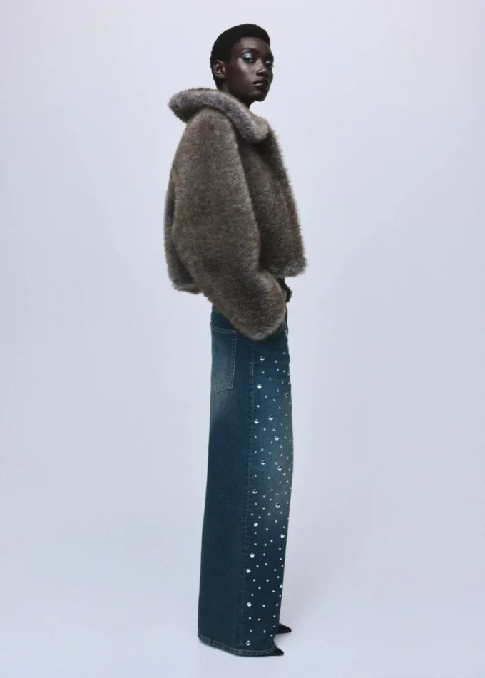 Jeans dritti con borchie