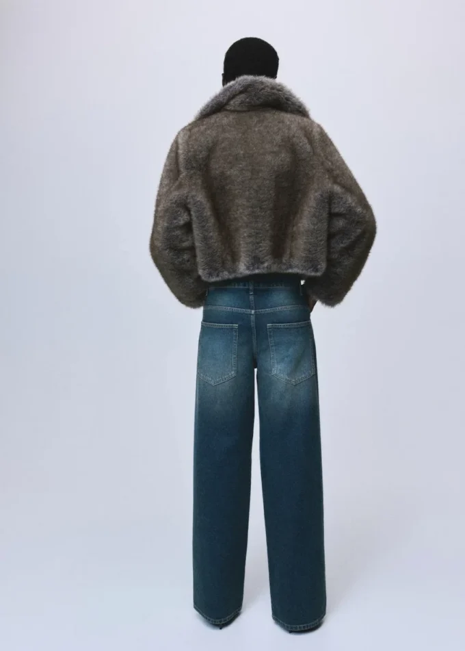 Jeans dritti con borchie