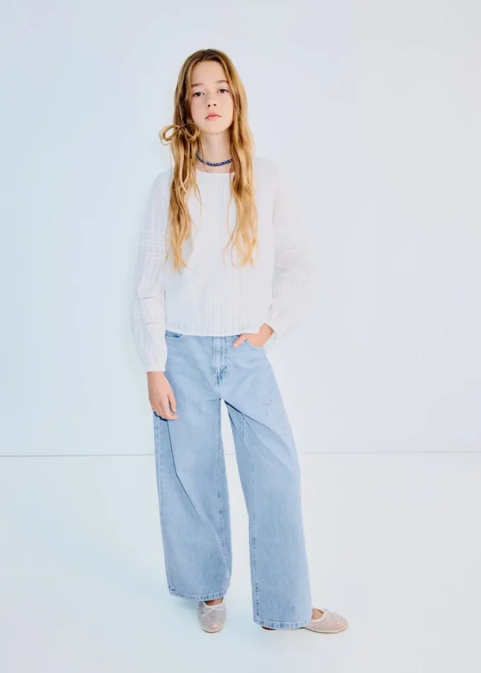 Jeans dritti con dettagli in strass