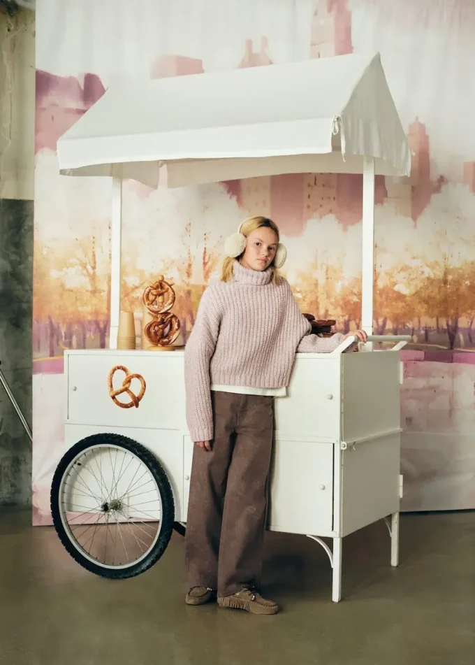 Jeans dritti con stampa floreale Jeans dritti con stampa floreale