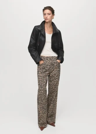 Jeans dritti con stampa leopardata