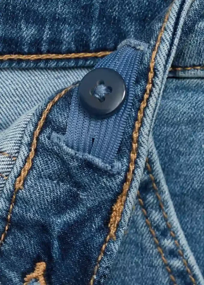 Jeans dritti con tasche