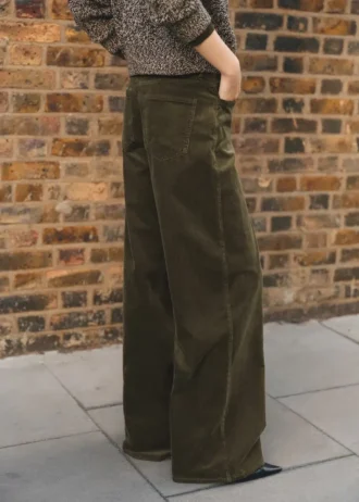 Jeans in velluto a coste a gamba larga